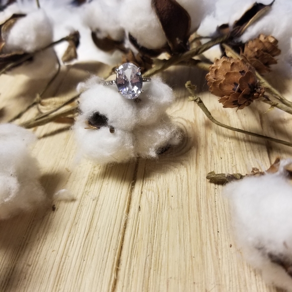 💍💍Exquisite Shiny 5 Karat Oval Cut engagement ring💍💍 - Picture 13 of 16